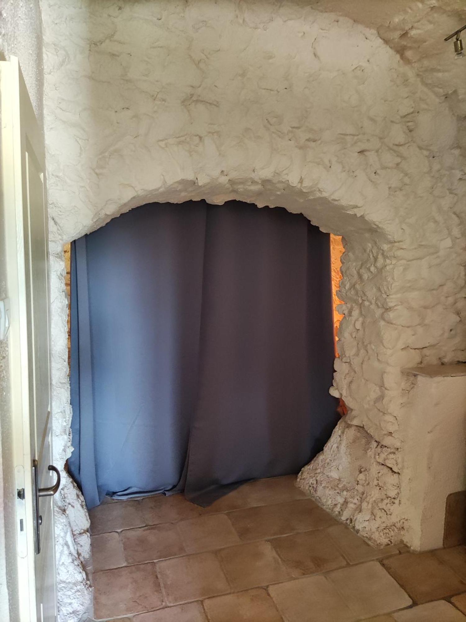 La Petite Grande Lägenhet Lurs Rum bild
